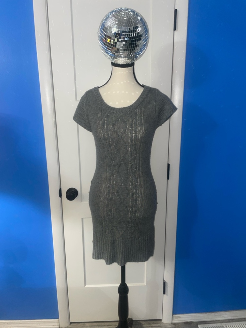 lei Gray Cable-Knit Scoop Neck Short Sleeve Sweater Dress